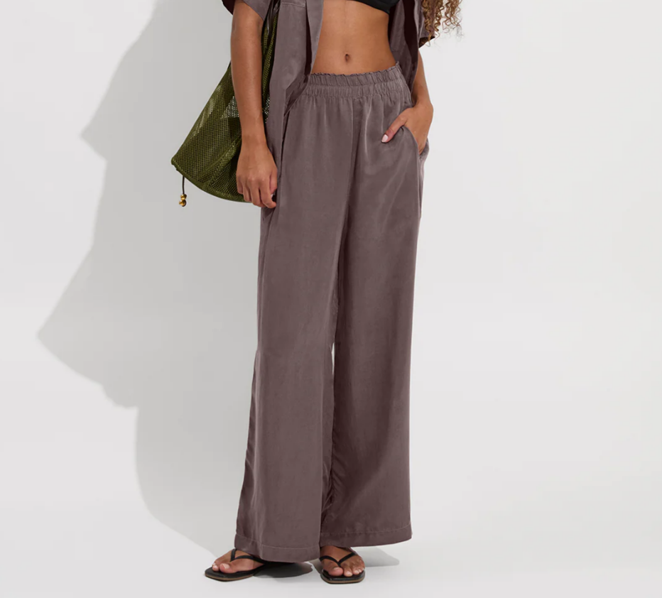 Alt text:
Deep taupe wide-leg day trip pants with elastic waistband and relaxed fit