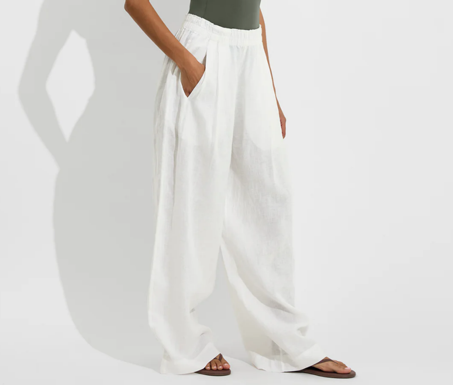 White wide-leg coastal pants with elastic waistband and side pockets
